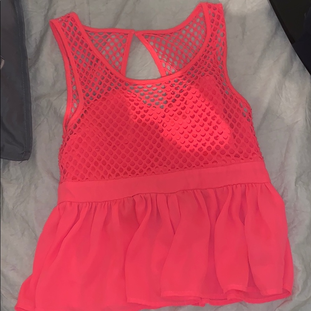 pink top